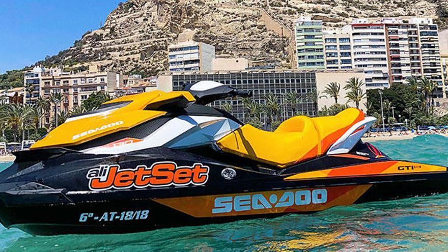 Recorre Campello, Playa de San Juan o Santa Pola en moto de agua con Alijetset
