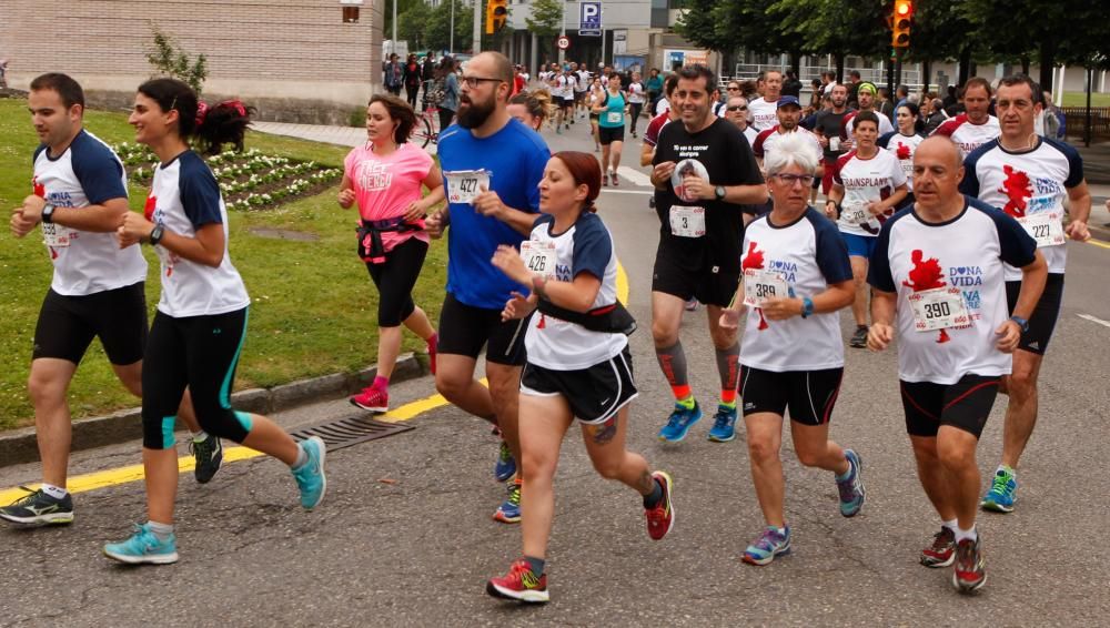 Participantes en la carrera "Dona vida"