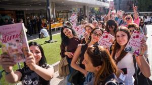 Firma de Emma Gil en Barcelona en Sant Jordi
