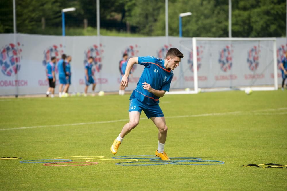 Entrenamiento del Real Oviedo y alumnos del Loyola