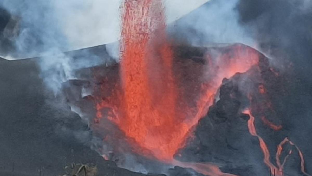 Apertura de nuevos centros de emisión al noreste del cono principal del volcán de La Palma