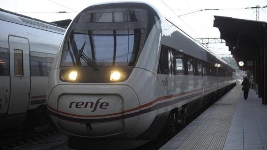 Renfe añade a partir de mañana seis servicios diarios a la oferta de trenes de media distancia en Galicia