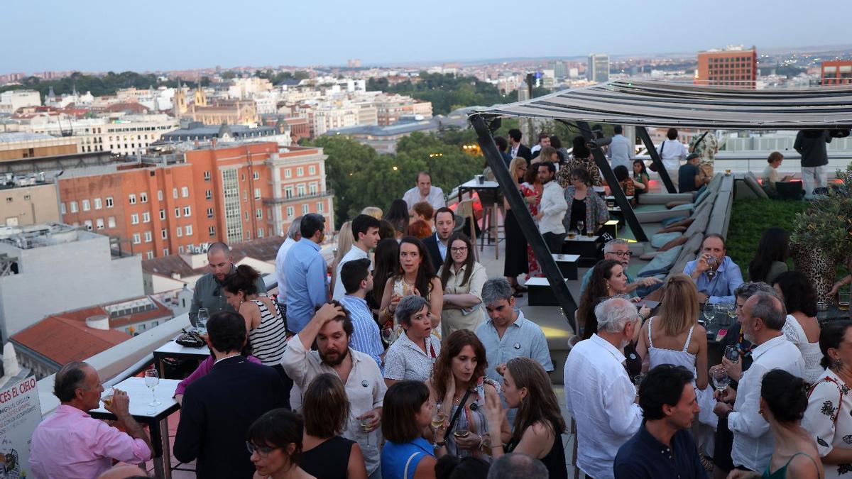 Fiesta de verano en la terraza del Círculo de Bellas Artes.