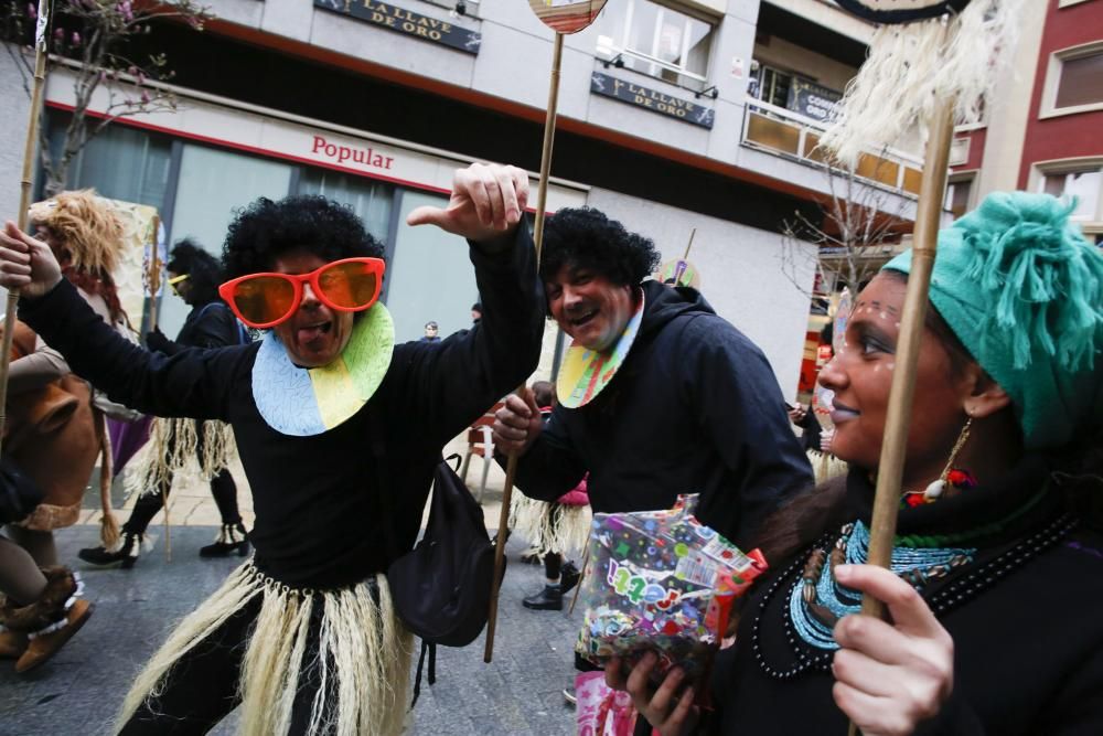 Tradicional desfile de los Escolinos Antroxaos.