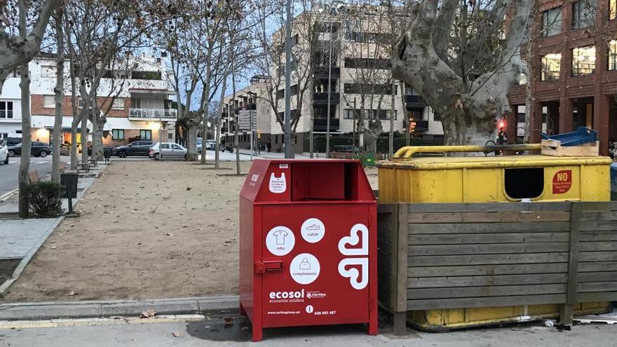 Un dels nous contenidors de roba d&#039;Ecosol