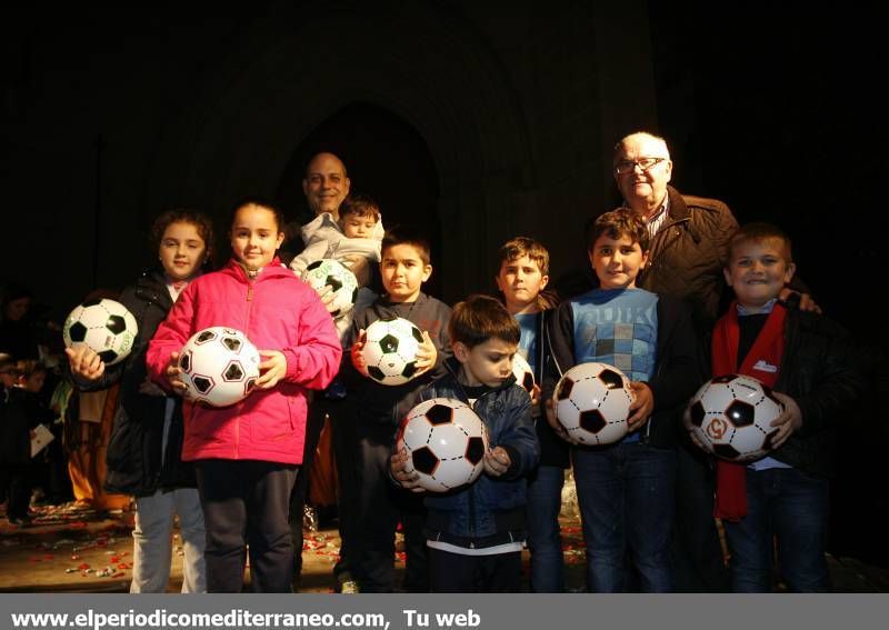 GALERIA DE IMÁGENES - Miles de niños disfrutan de la gran fiesta del Cartero Real