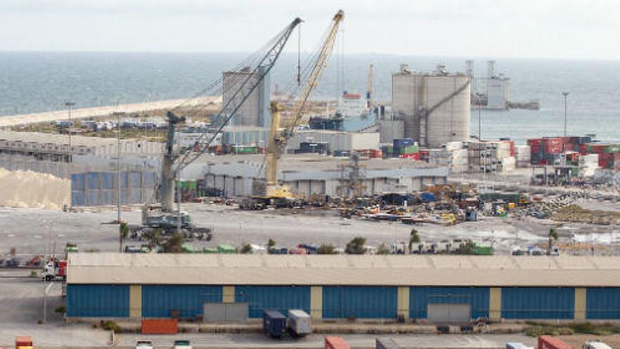 La macroplanta del Puerto se plantea a la distancia más corta de la ciudad que otras urbes mediterráneas