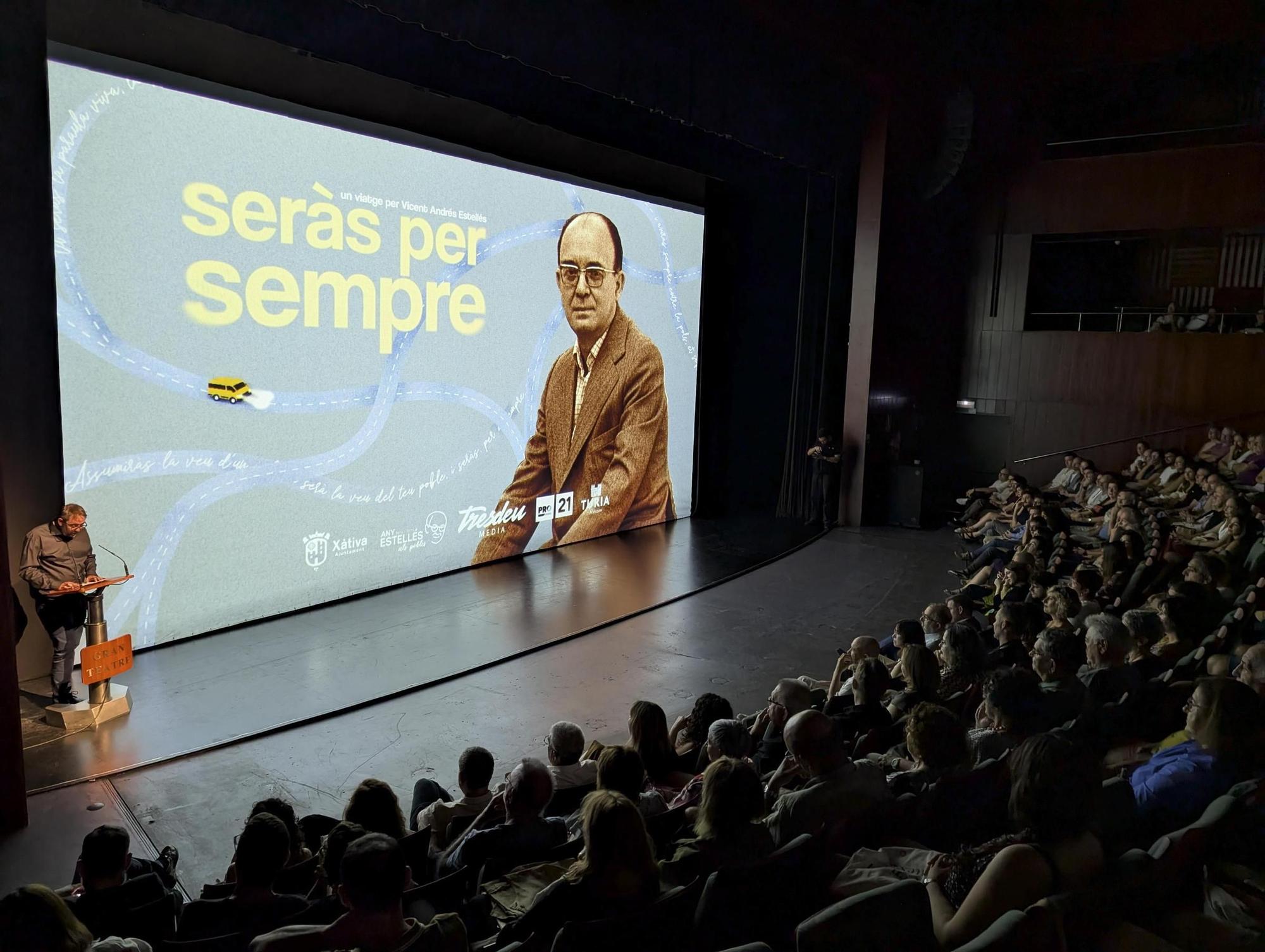 Así fue el preestreno del documental "Seràs per sempre" en el Gran Teatre de Xàtiva