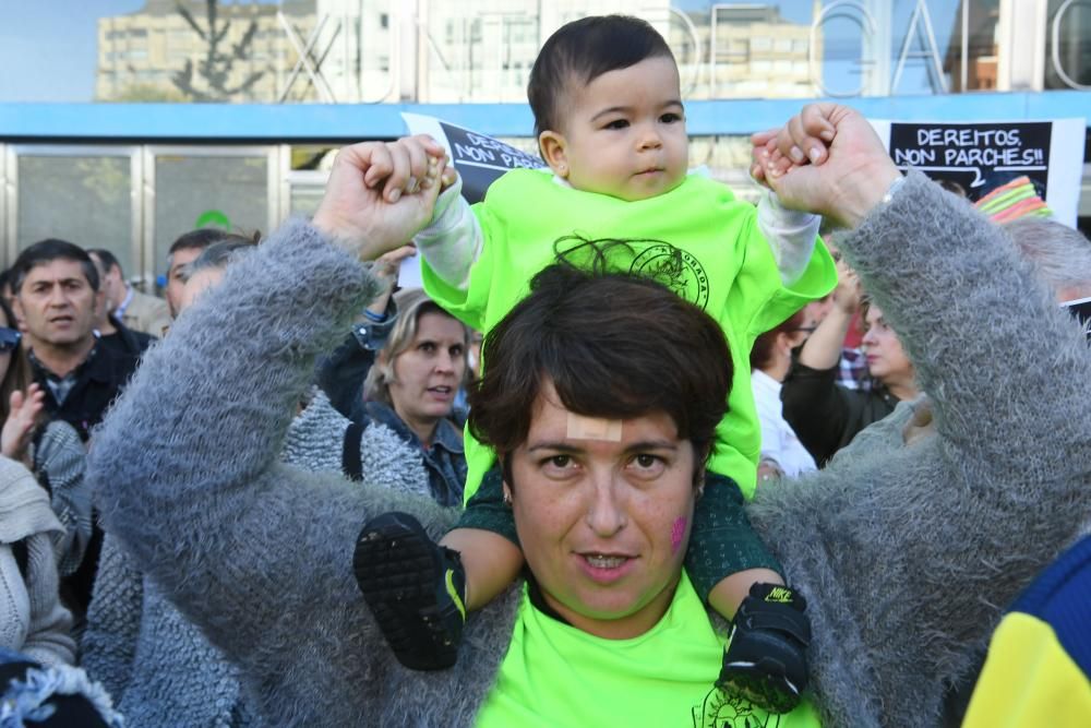 Madres y padres de alumnos han leído un manifiesto para denunciar la "discriminación sistemática" que ejerce la Administración contra los derechos educativos de las personas vulnerables.