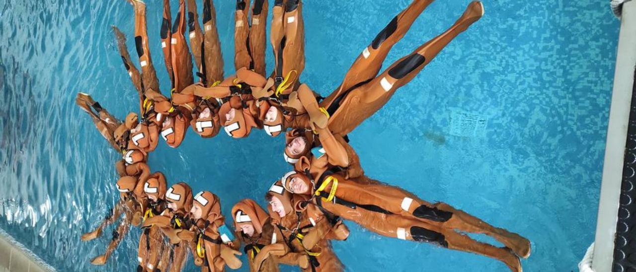 Ejercicio de resistencia en la piscina. | FUNDACIÓ NATZARET