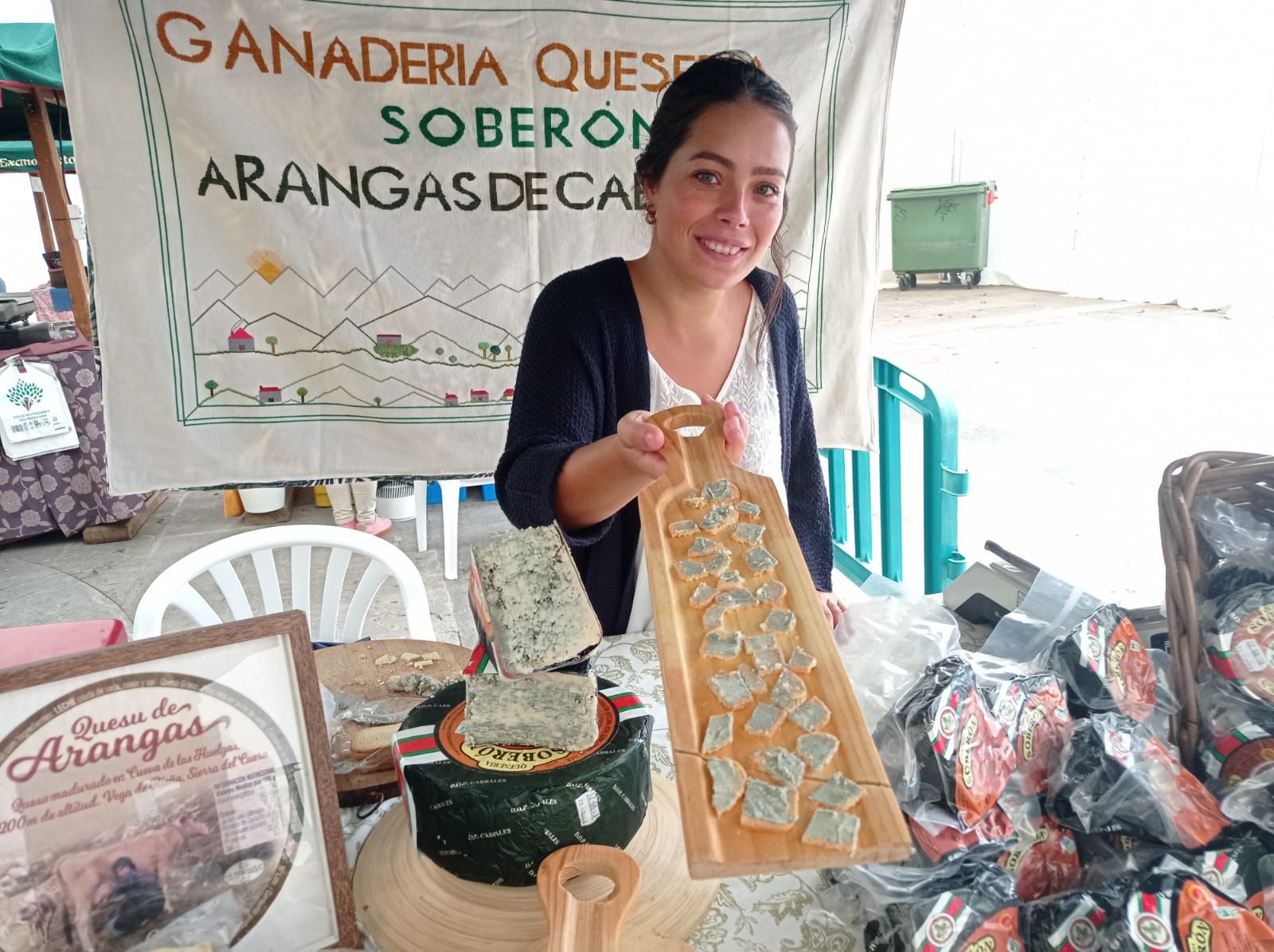 Cangas de Onís se da al queso todas las imágenes de la gran feria