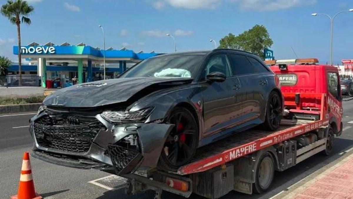 El coche de alta gama siniestrado.