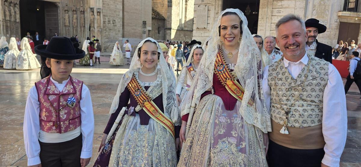 Comisiones de falla en la Procesión de la Virgen (3/7)