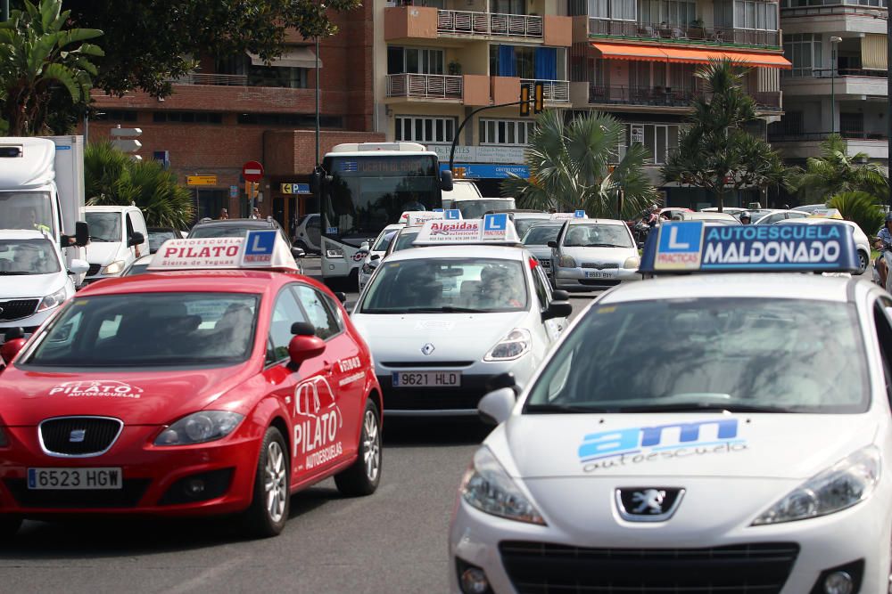 Manifestación de las autoescuelas malagueñas.