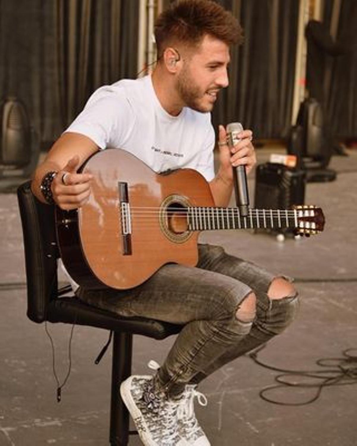 Antonio José - Quizás la carrera musical más exitosa de los niños de Eurojunior con dos discos que han arrasado en ventas