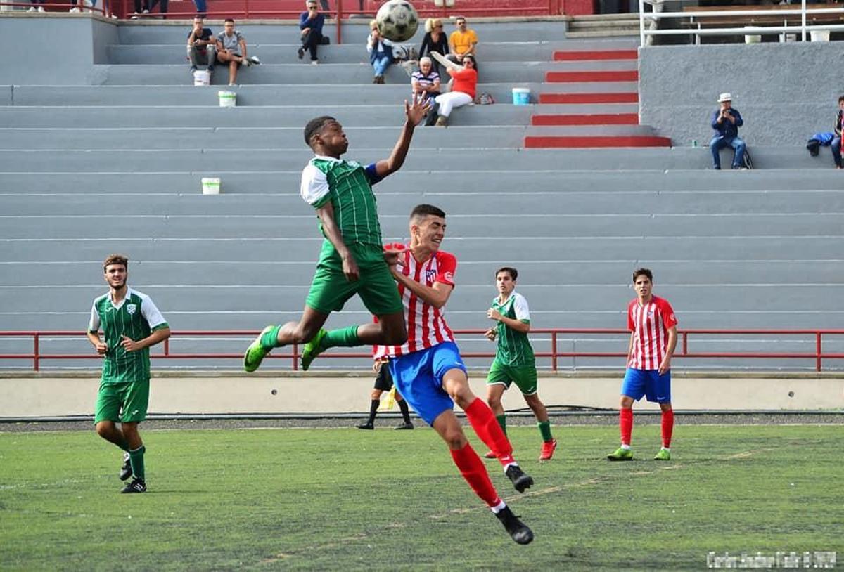 El jugador del Tenerife, durante su etapa en el Sobradillo.