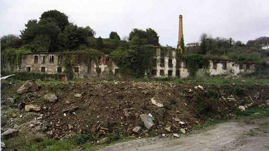 Ruinas de la antigua fábrica de curtidos en la Magdalena, en Betanzos. / anuario brigantino