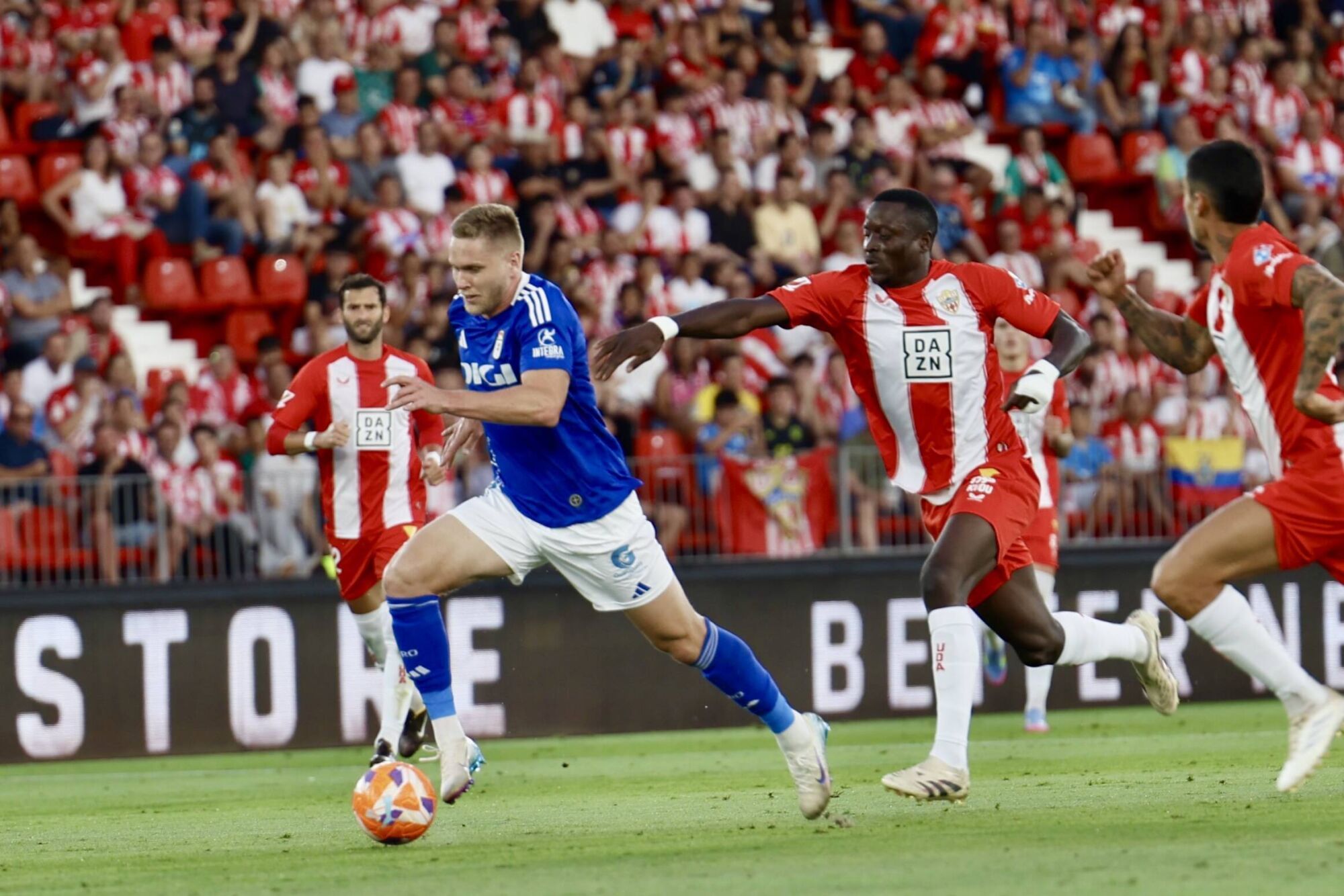 Así fue el primer partido del play-off entre el Almería y el Real Oviedo 