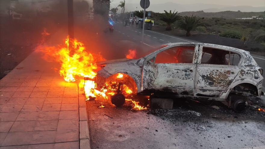 Arde un coche en Lanzarote