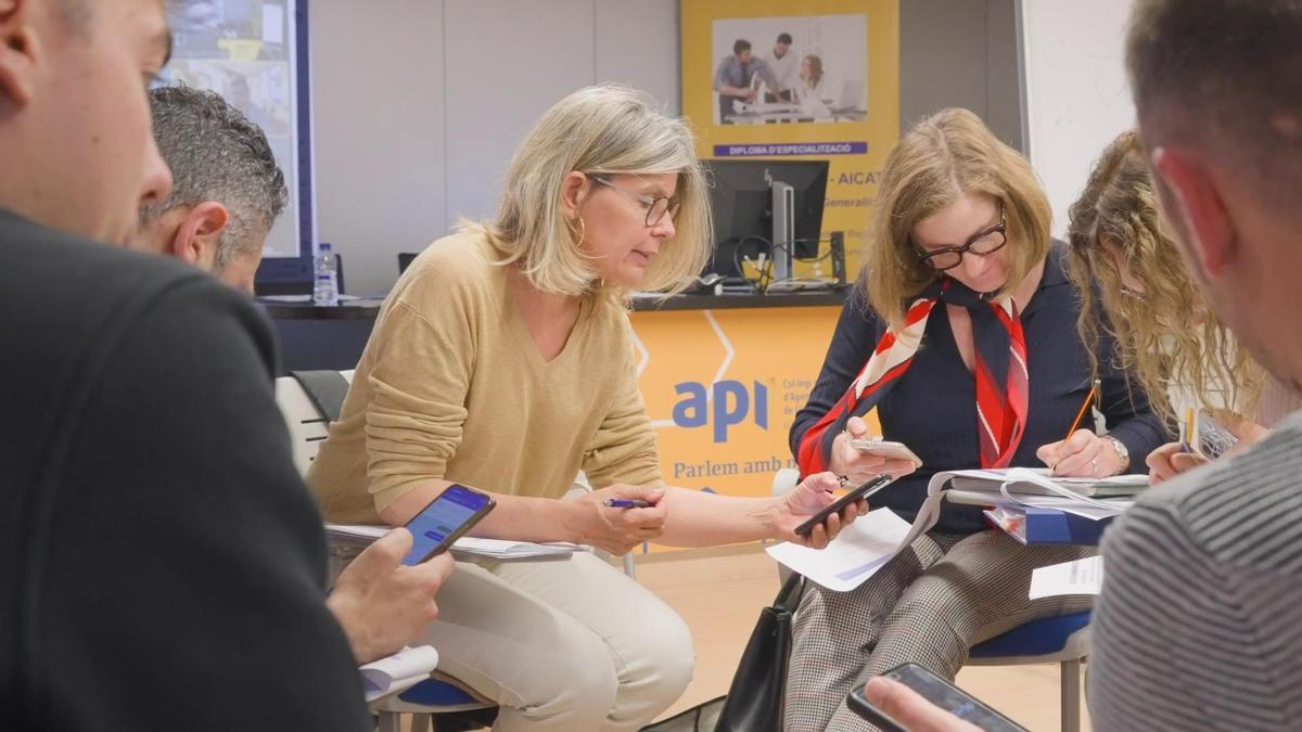 En l’àmbit immobiliari hi ha el Curs d’Especialització en El Sector Immobiliari - AICAT.