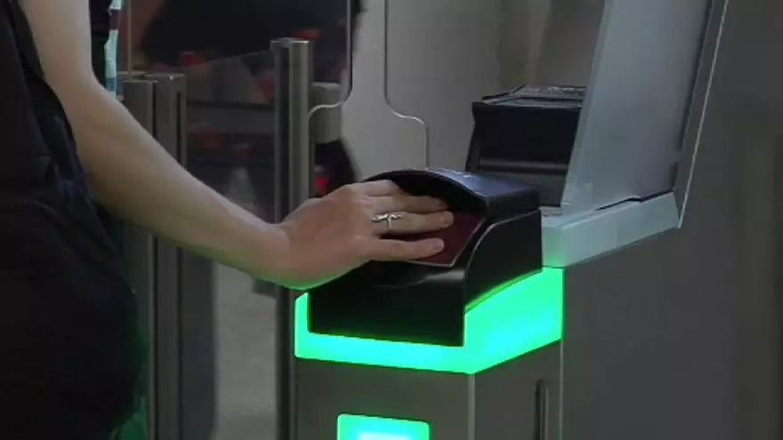 Espanya inicia la prova pilot amb el passaport sanitari