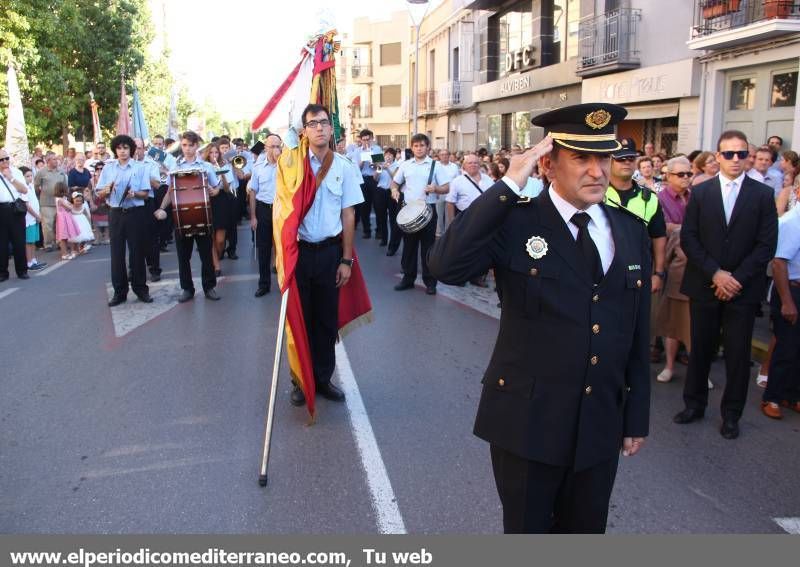 GALERÍA DE FOTOS -- Vila-real se vuelca en la procesión a la ermita