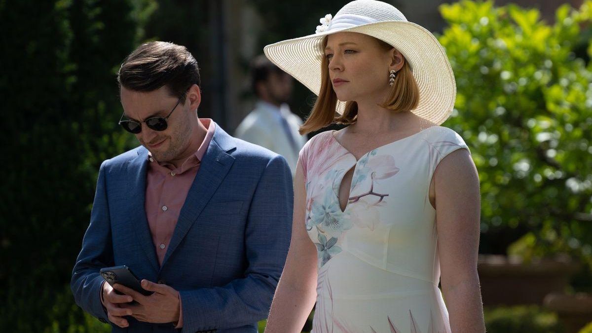 Kieran Culkin (Roman) y Sarah Snook (Shiv) en el capítulo final de la tercera temporada de ’Succession’.