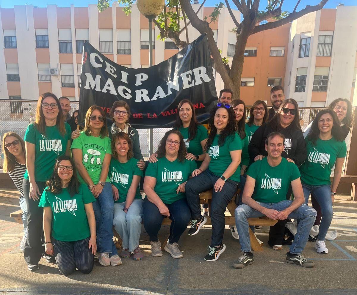 Docentes y directivos del Colegio Magraner de Tavernes de la Valldigna