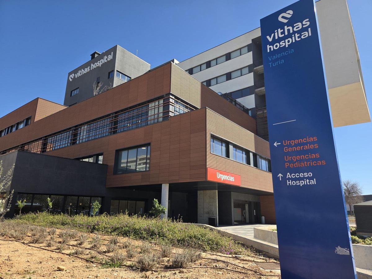 Fachada de urgencias del hospital Vithas Valencia Turia.