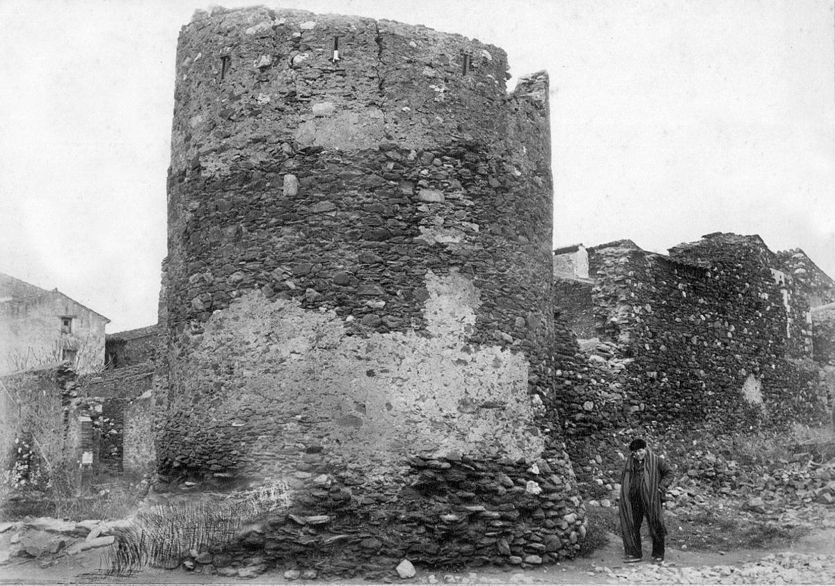 Antiga torre de defensa de Garriguella, avui desapareguda.