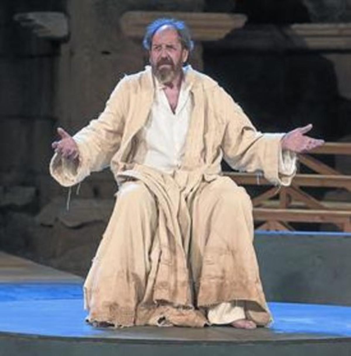 Josep Maria Pou, encarnant Sòcrates, al Festival de Mèrida.