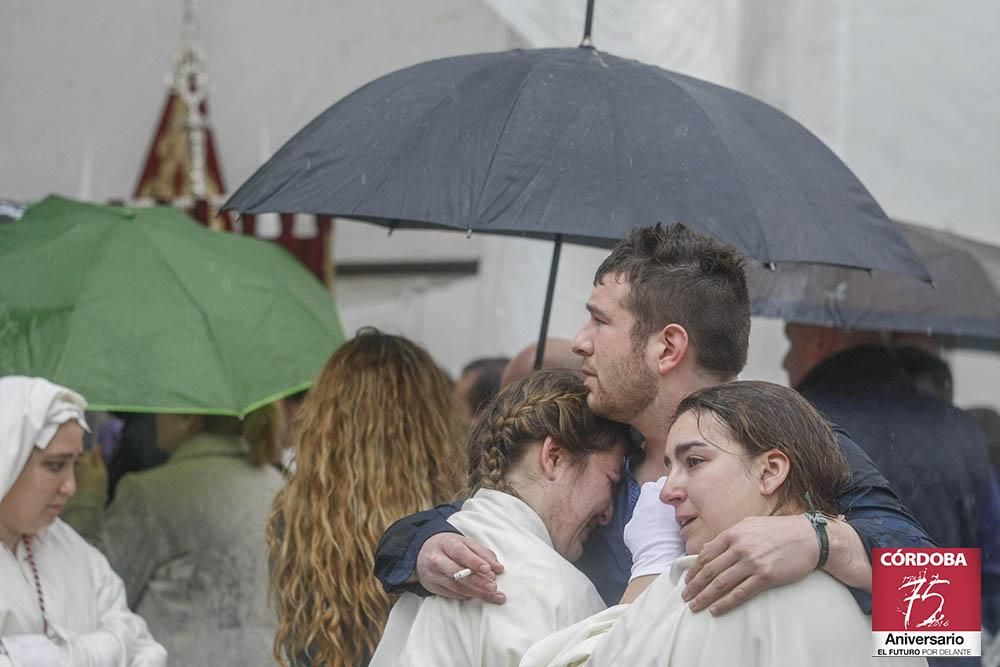 FOTOGALERIA  / Una granizada pone fin a 'La Borriquita'