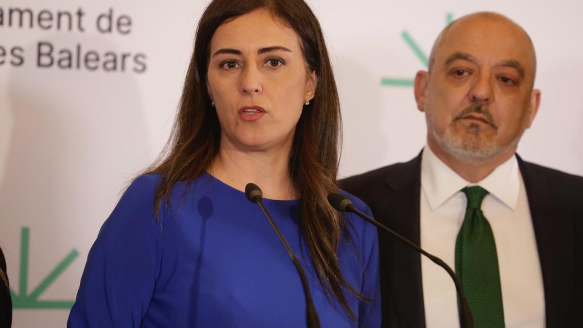 VÍDEO | Crisis institucional en Baleares: Vox expulsa al presidente del Parlament, Gabriel Le Senne, y a la líder del partido, Patricia de las Heras