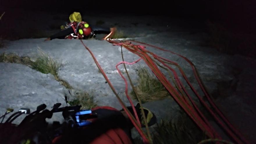 Un momento del rescate en los Picos de Europa