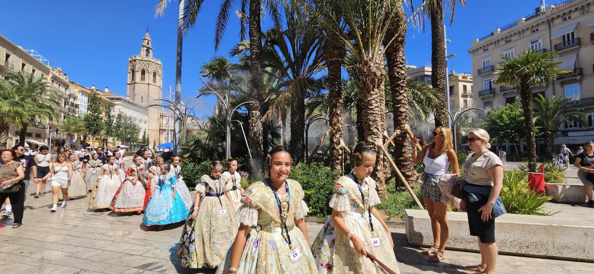 El centro de València recibe a las candidatas a Fallera Mayor Infantil 2025