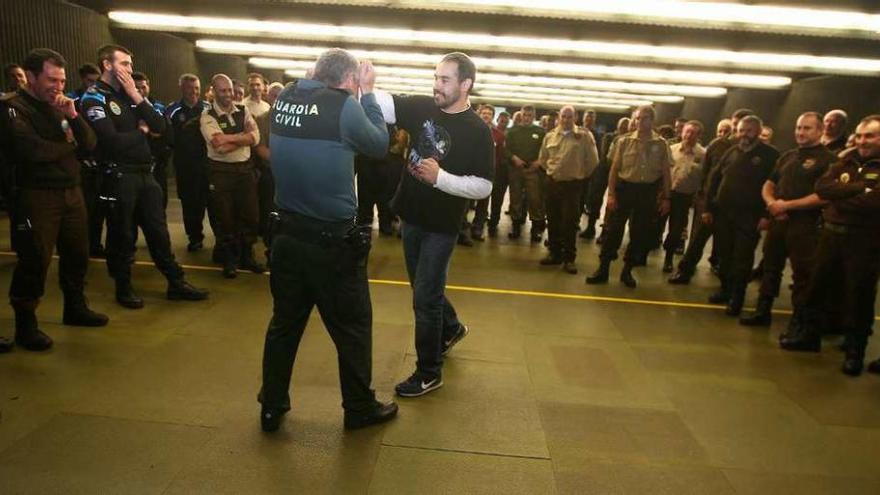 Imagen de la actividad formativa (arriba). Luis Menor y Miguel Estévez, durante la clausura del curso (derecha). // Bernabé