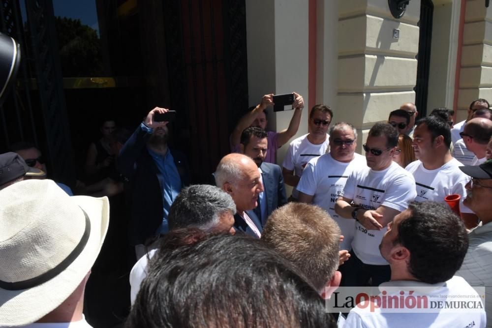 Protesta de taxis en Murcia