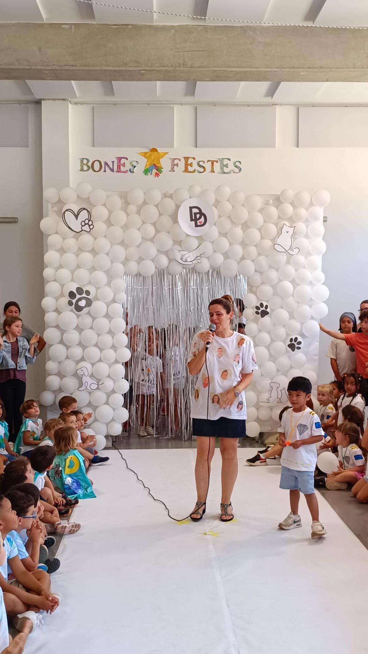 Pequeños diseñadores solidarios y amantes de los animales en Sant Antoni Pequeños diseñadores solidarios y amantes de los animales en Sant Antoni