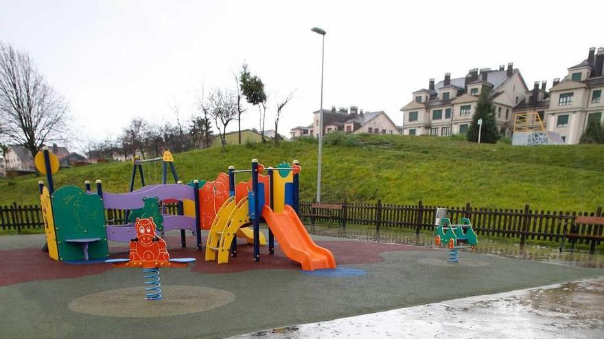 Más mobiliario para los parques infantiles