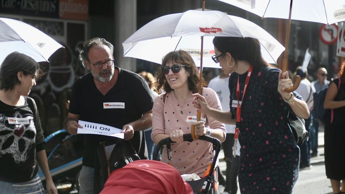 Madres, padres y menores participaron en la marcha de Ningún niño sin ATE este sábado en Murcia