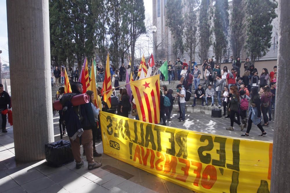 Vaga d'estudiants per demanar la rebaixa de les taxes a Girona