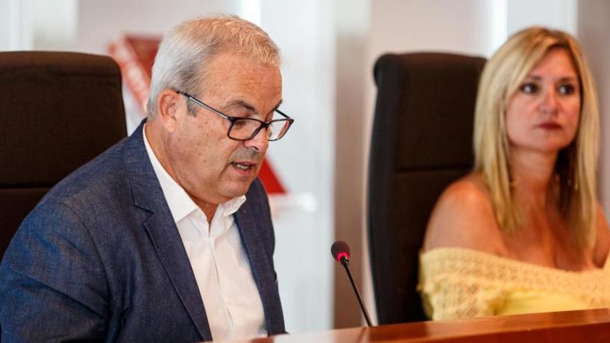 Vicent Torres y Marta Díaz, durante el debate.