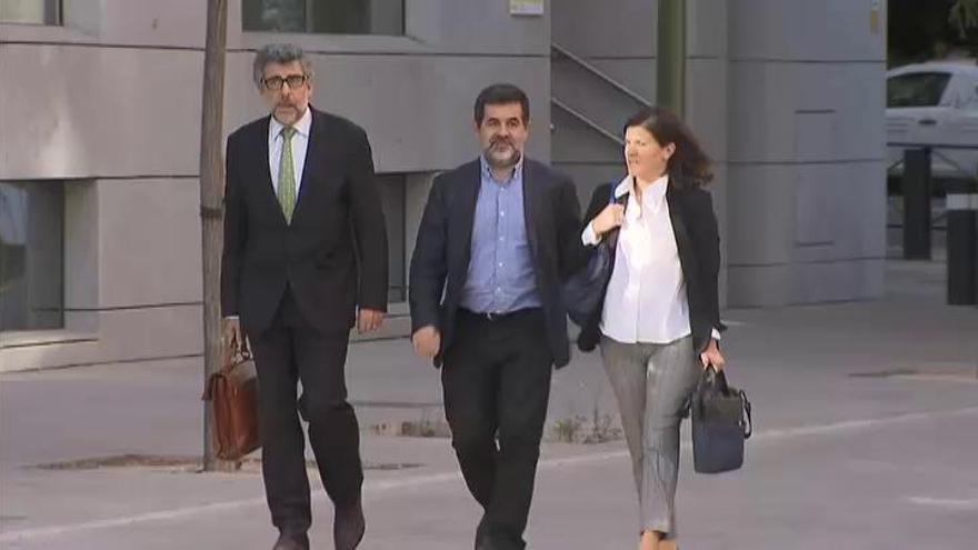 Puigdemont renuncia temporalmente y propone elegir a Jordi Sànchez