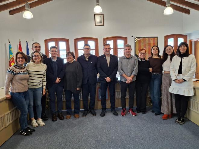 Las imágenes del relevo en Gata: Toni Signes (PSPV) ya es el nuevo alcalde