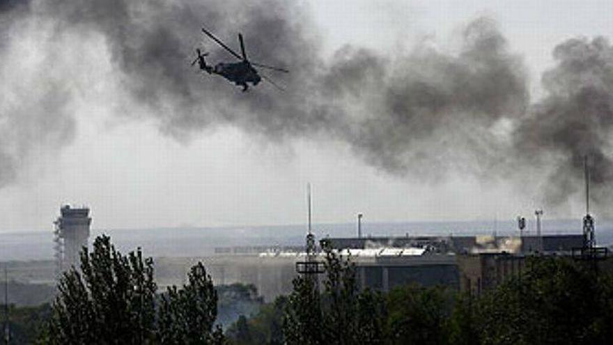 Aviones de Ucrania bombardean el aeropuerto de Donetsk, en manos de los rebeldes prorrusos