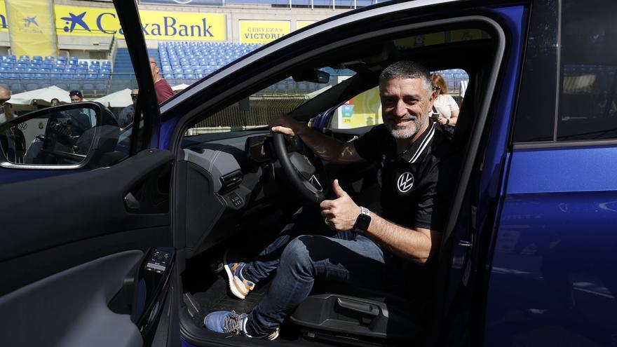 Entrega de coches Volkswagen a diez jugadores de la UD Las Palmas