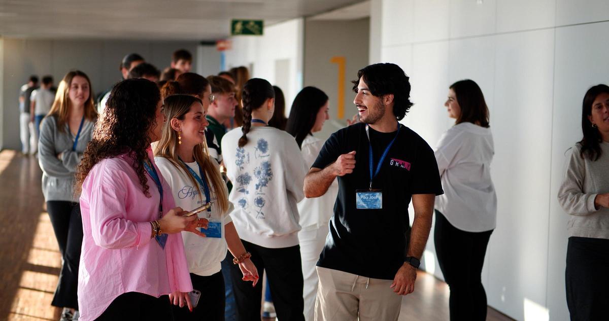 Los grados en ADE e IGE combinan un sólido contenido académico con formación práctica.