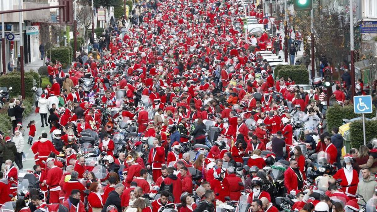 Papá Noel guarda los renos y saca la moto.