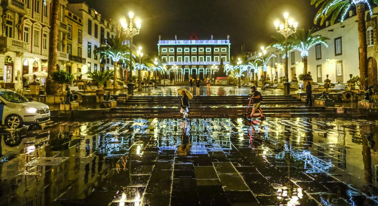 La lluvia riega Las Palmas de Gran Canaria