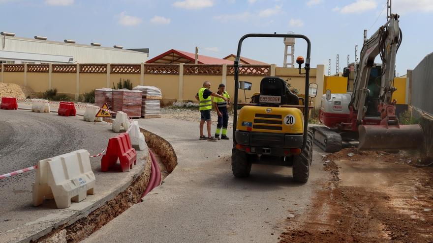 Torrent comienza a renovar sus zonas verdes de Campoamor, Estación y 9 d’Octubre